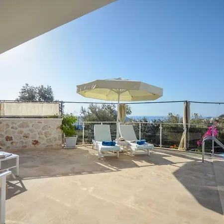 Villa Sleeps 6 Pool Air Con Wifi *